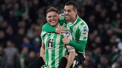 Joaqu&iacute;n y Juanmi celebrando el pase a la final de la Copa del Rey | Salvador L&oacute;pez para El MIRA