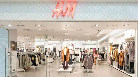 H&M sorprende con su nueva colecci&oacute;n para primavera: los pantalones anchos vuelven a estar de moda