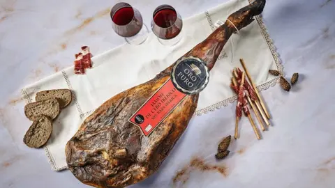 La mejor oferta del D&iacute;a del Padre: Jam&oacute;n ib&eacute;rico y cuchillo de regalo con env&iacute;o en 24 horas