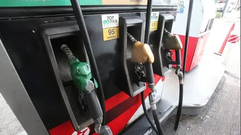 Destroza el surtidor de una gasolinera de Montilla
