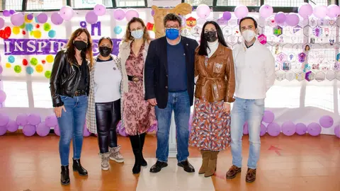 Mar&iacute;a Jos&eacute; Franco, Felipa del Moreno y Amparo Maci&aacute; en el IES Coloma | Noelia Herrera para El MIRA