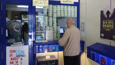Una administraci&oacute;n de loter&iacute;a en una foto de archivo