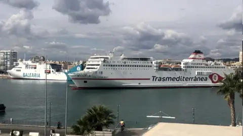 El ferry Napoles, barco de la compa&ntilde;&iacute;a Balearia