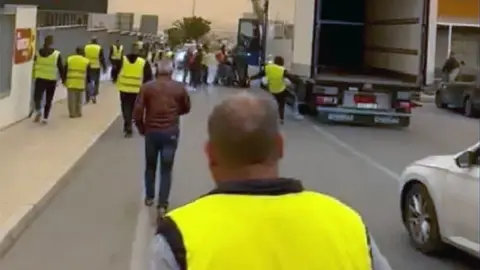 Un camionero bebido embiste a guardias civiles durante la huelga de transportistas en El Ejido