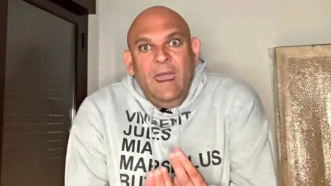 El Comandante Lara vuelve a liarla con su &uacute;ltimo chiste en YouTube