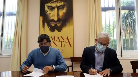 Firma del acuerdo para la colocaci&oacute;n de banderolas en el centro de Jerez