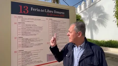 Jos&eacute; Luis Sanz en la Feria del Libro de Tomares