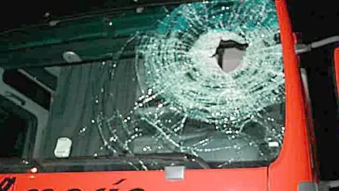 Pegan una pedrada a un camionero ucraniano que circulaba por &Eacute;cija