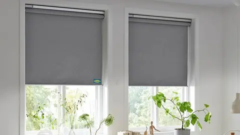 El estor con mando a distancia de Ikea es la soluci&oacute;n para invierno y verano: combate fr&iacute;o y calor