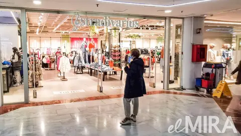 Stradivarius en Centro Comercial Bah&iacute;a Sur