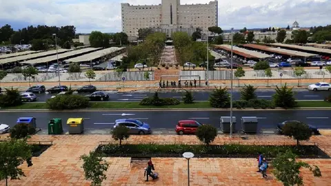4 miembros de una misma familia venden droga junto a un colegio y un parque de Sevilla
