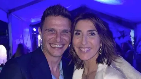 Joaqu&iacute;n y Paz Padilla en el bautizo de los nietos de 'El Turronero'