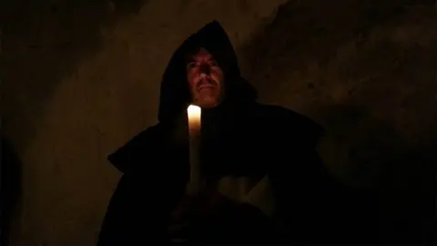 J&oacute;venes empresarios de C&aacute;diz se re&uacute;nen en catacumbas