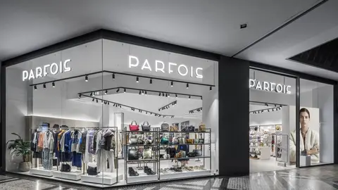 El bolso con compartimento extra&iacute;ble de Parfois que combina con todos los looks de moda para dar m&aacute;s elegancia