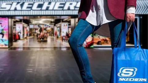 Las mujeres que mejor visten llevan ya las zapatillas de Skechers m&aacute;s rom&aacute;nticas y c&oacute;modas