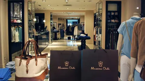 Vestidos de lino para estrenar nueva temporada en Massimo Dutti: frescos y duraderos