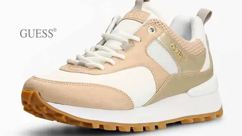 Las zapatillas todoterreno de Guess para mujer ahora con un 30% de descuento