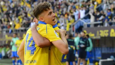 Iv&aacute;n Alejo celebra el gol que abr&iacute;a el marcador ante el Real Betis | CCF