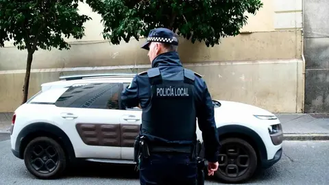Pega a un polic&iacute;a local en C&oacute;rdoba en la procesi&oacute;n de La Borriquita del Domingo de Ramos