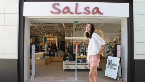 El pantal&oacute;n corto rosa 'push up' que resalta tus curvas y el moreno en verano