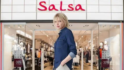 Esta es la camisa, las cazadoras y el pantal&oacute;n de Salsa que arrasan en la tienda para ser la m&aacute;s rompedora