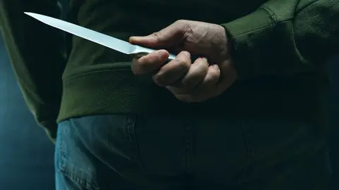 Apu&ntilde;alan por la espalda un joven en Granada tras una discusi&oacute;n vecinal