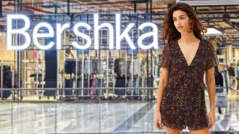 Mono de flores de Bershka para triunfar en primavera