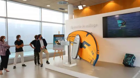 Acto de presentaci&oacute;n de la primera prueba de clasificaci&oacute;n para el Campeonato del Mundo de Wingfoil disputada en Torremolinos. Diputaci&oacute;n de M&aacute;laga