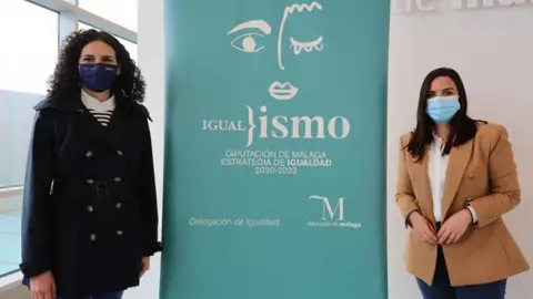 Acto de presentaci&oacute;n de la jornada 'Ciberviolencia y g&eacute;nero: los algoritmos digitales en el mundo del trabajo desde un enfoque de g&eacute;nero' en la Diputaci&oacute;n de M&aacute;laga