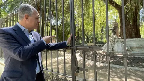 Jos&eacute; Luis Sanz en el Parque Mar&iacute;a Luisa