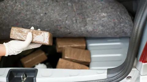 Cae en Sevilla una organizaci&oacute;n de contrabando de tabaco con 20 detenidos