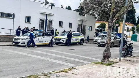 Intenta robar en el Cash Converter de Jerez, da&ntilde;a coches y acaba a patadas con la Polic&iacute;a Local