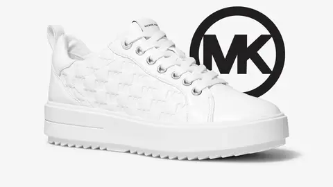 Las zapatillas Michael Kors que pegan con todo, como vestidos, faldas y pantalones