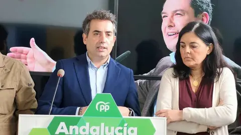 Antonio Salda&ntilde;a en rueda de prensa