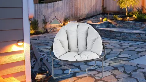 El nuevo folleto de Leroy Merlin muestra el sill&oacute;n de relax de dise&ntilde;o perfecto para cuidar la espalda en jard&iacute;n y terrazas