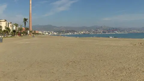 Hallan el cad&aacute;ver de un hombre en una playa de M&aacute;laga
