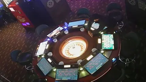 As&iacute; manipulan ruletas en salones de juegos de M&aacute;laga y se llevan 17.000 euros