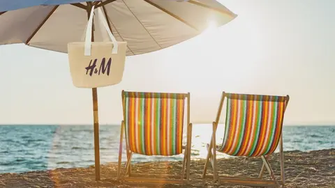 El bolso de playa de paja de H&M Home es tambi&eacute;n una nevera: moda que triunfa en verano