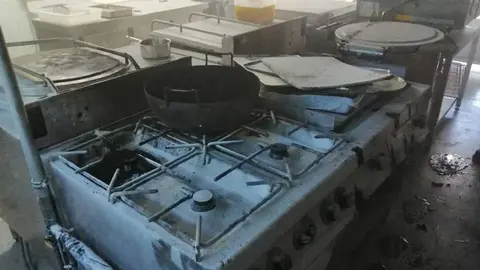 En llamas la cocina de un restaurante de El Ejido