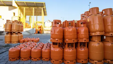 Roban m&aacute;s de 200 bombonas de butano en gasolineras de Granada