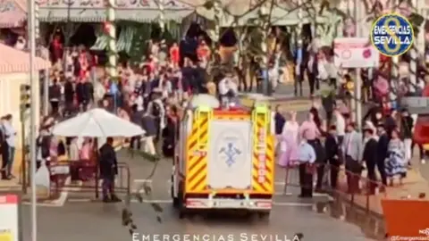 En llamas la cocina de una caseta de la Feria de Abril de Sevilla