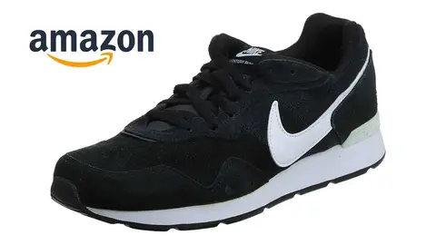 El negro es el elegido de Nike en 2022: arrasa en Amazon en zapatillas y camisetas