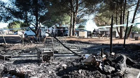As&iacute; han quedado las 20 chabolas arrasadas por el fuego en Lucena del Puerto, Huelva