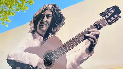 Mora&iacute;to Chico en la portada de la caseta la Buena Gente