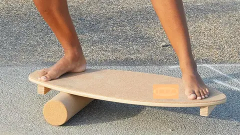 El circo llega a Ikea con una tabla para entrenar el equilibrio: mejora coordinaci&oacute;n y fortalece m&uacute;sculos