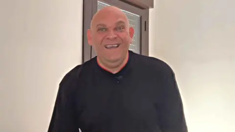 Comandante Lara y su &uacute;ltimo chiste en YouTube