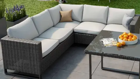 Mueble de porche de metal y rat&aacute;n NATERIAL Noa de Leroy Merlin