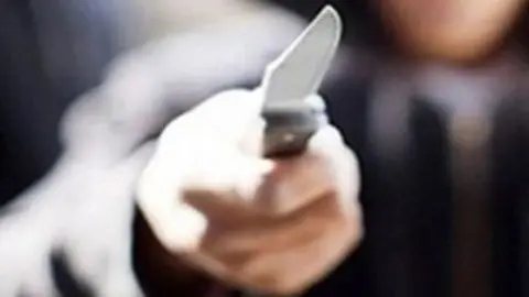 A la c&aacute;rcel por apu&ntilde;alar a 2 hombres durante una pelea en Pe&ntilde;arroya