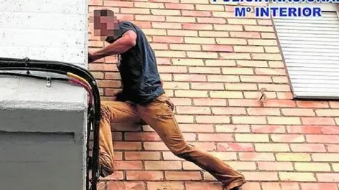 Roba en varias casas de C&aacute;diz trepando por las ventanas de las terrazas