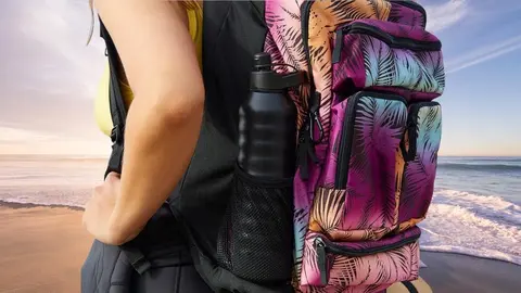 Ikea imita a Desigual con la mochila m&aacute;s molona: lista para todo